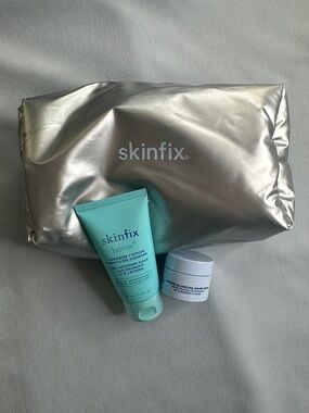 🧳 SKINFIX | BALANCING CLEANSER + MOISTURIZE SKIN SET WITH PUFFY BRANDED TOTE BAG